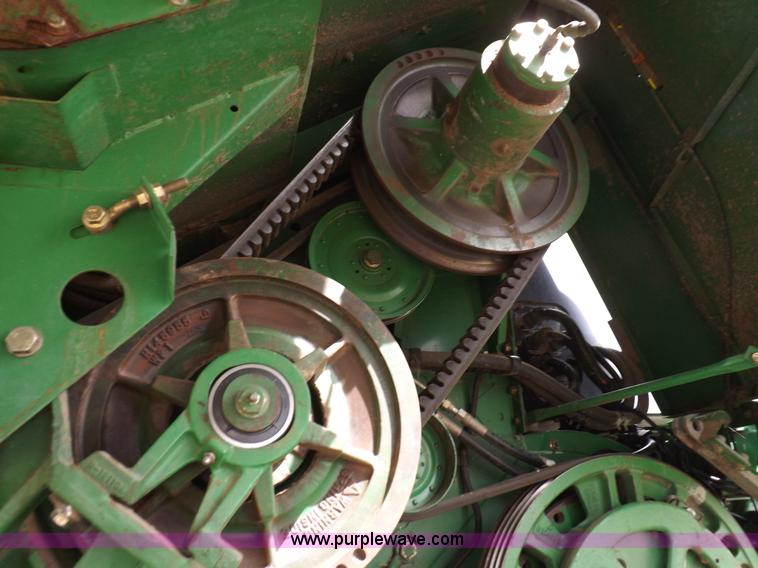 image for item K3831 1997 John Deere 9600 combine