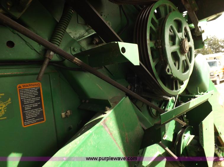 image for item K3831 1997 John Deere 9600 combine
