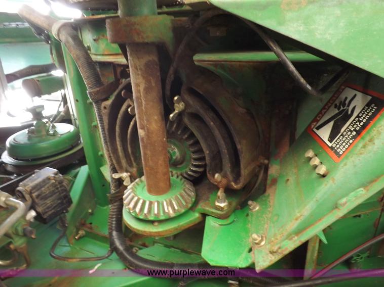 image for item K3831 1997 John Deere 9600 combine