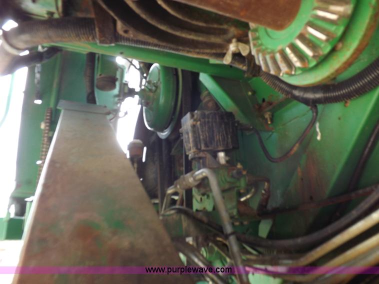 image for item K3831 1997 John Deere 9600 combine