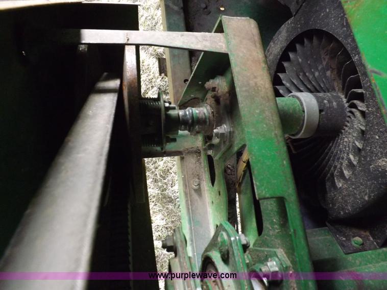 image for item K3831 1997 John Deere 9600 combine