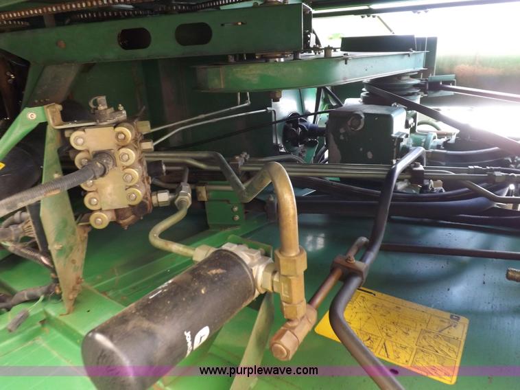 image for item K3831 1997 John Deere 9600 combine