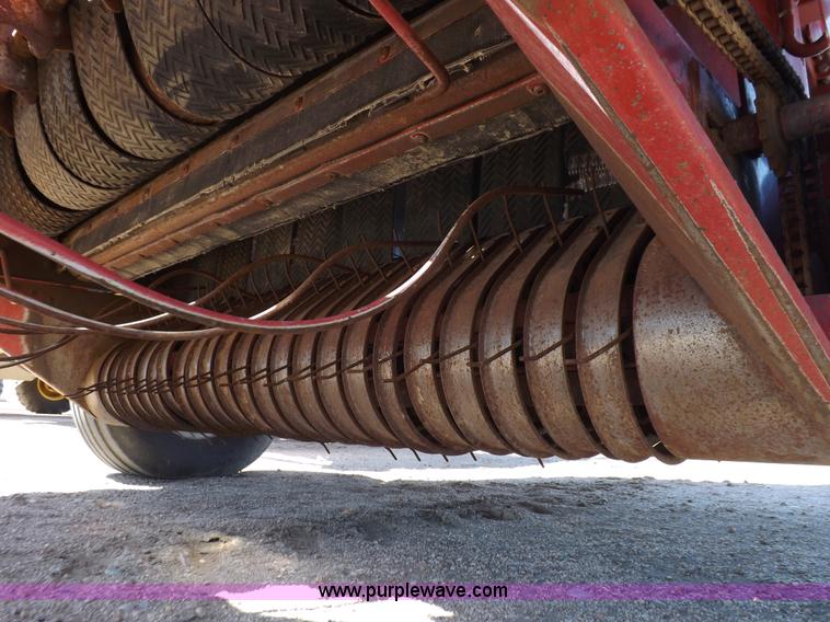 image for item K3839 1993 Case IH 8465A round baler