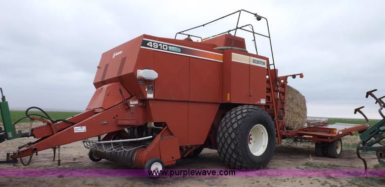 image for item K3841 2000 Hesston 4910 large square baler