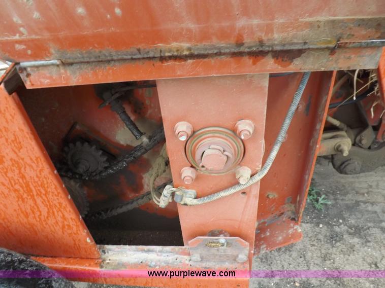 image for item K3841 2000 Hesston 4910 large square baler