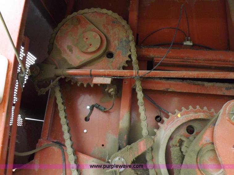 image for item K3841 2000 Hesston 4910 large square baler