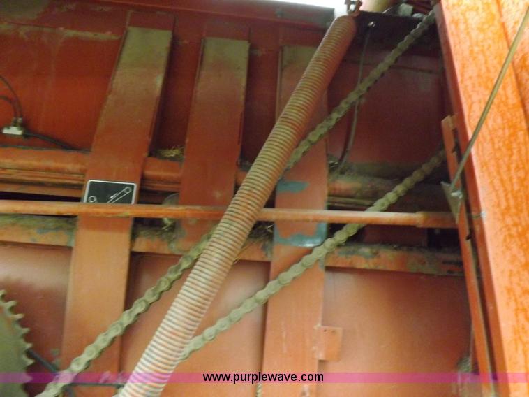 image for item K3841 2000 Hesston 4910 large square baler