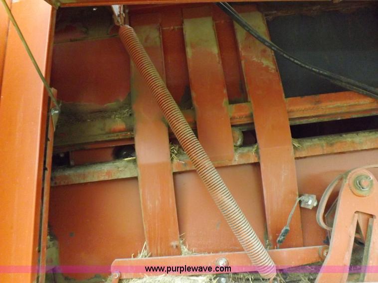 image for item K3841 2000 Hesston 4910 large square baler