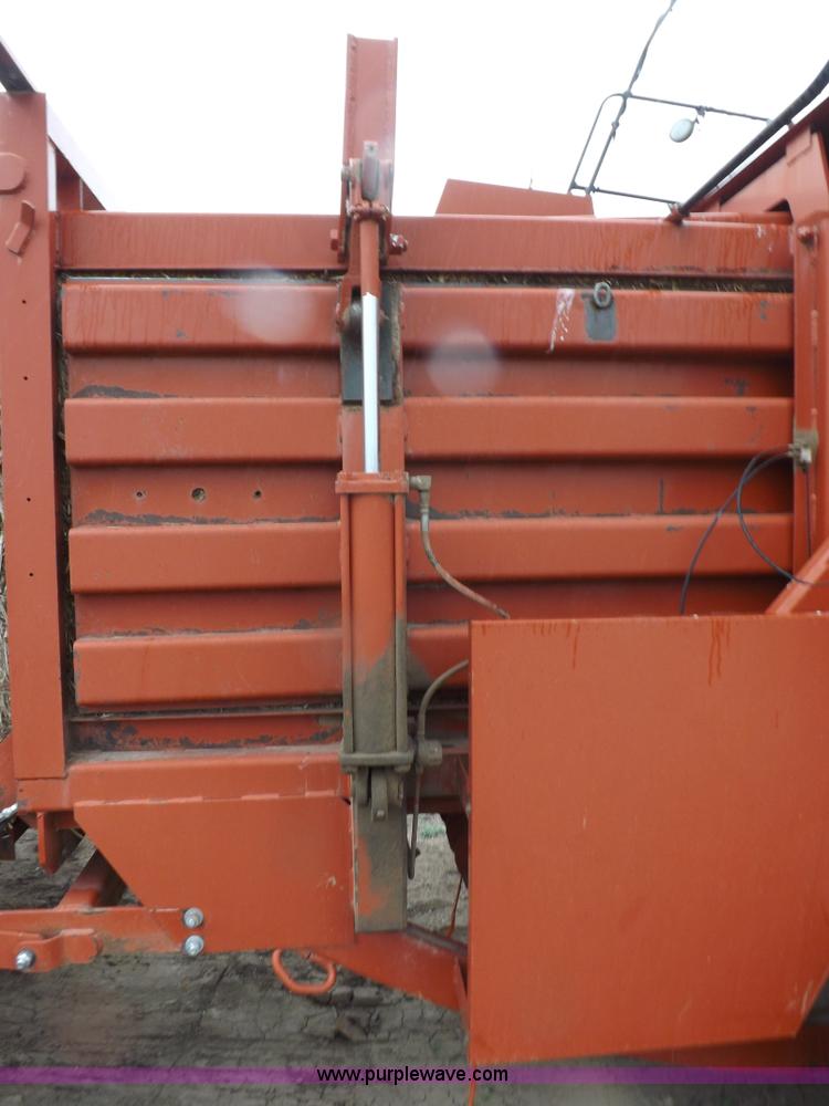 image for item K3841 2000 Hesston 4910 large square baler