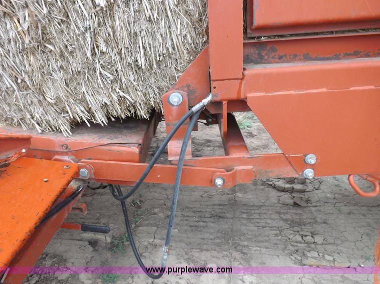 image for item K3841 2000 Hesston 4910 large square baler