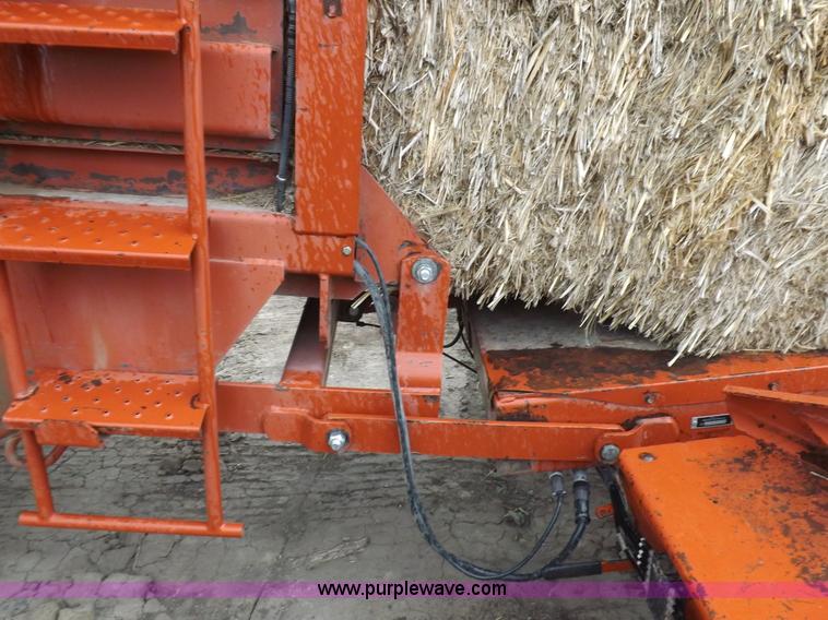 image for item K3841 2000 Hesston 4910 large square baler