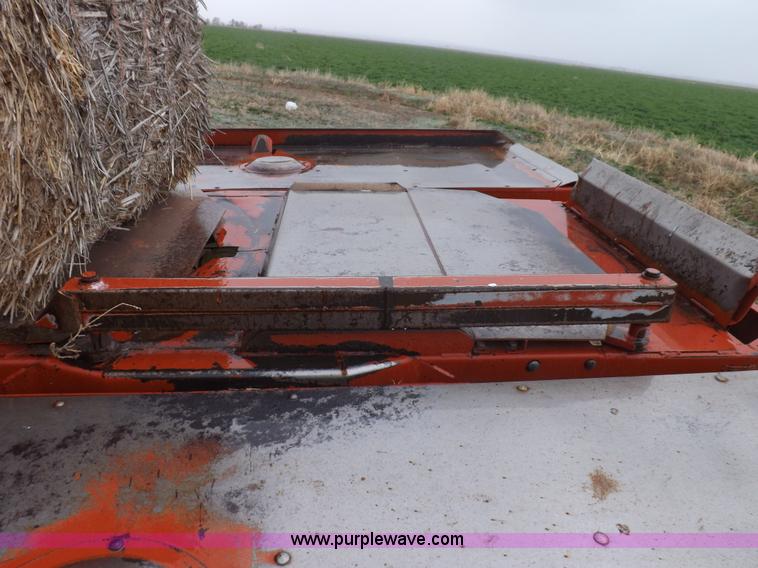 image for item K3841 2000 Hesston 4910 large square baler