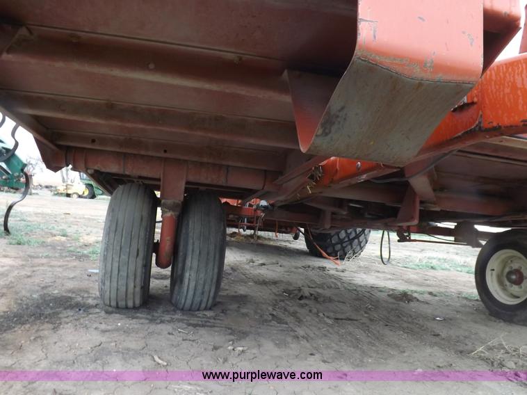 image for item K3841 2000 Hesston 4910 large square baler