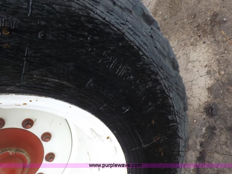 image for item K3841 2000 Hesston 4910 large square baler