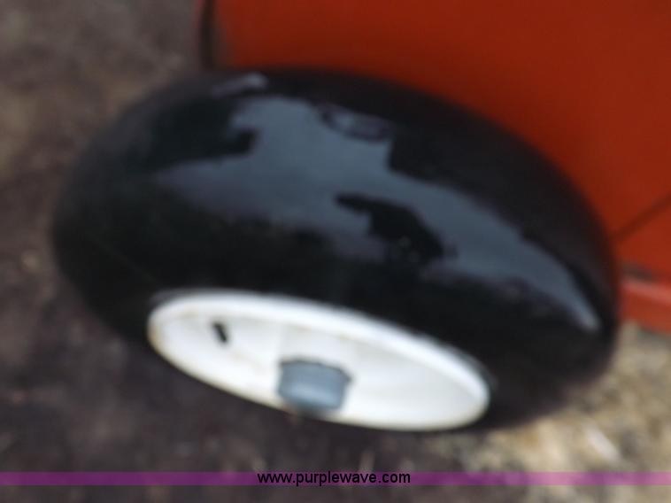 image for item K3841 2000 Hesston 4910 large square baler