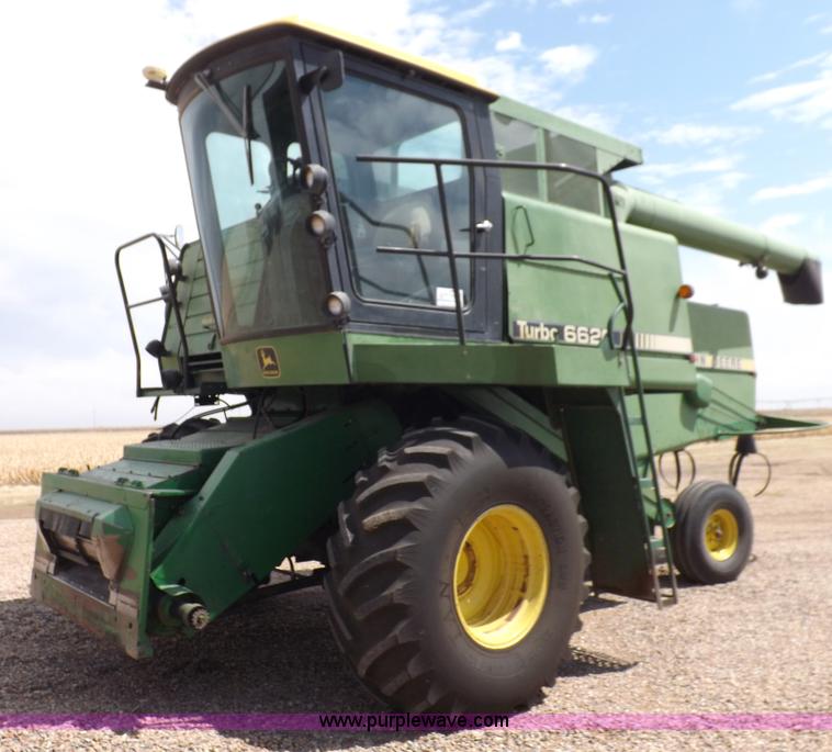 image for item K3842 1981 John Deere 6620 Turbo combine