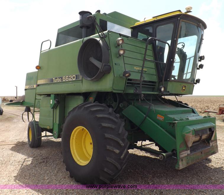 image for item K3842 1981 John Deere 6620 Turbo combine