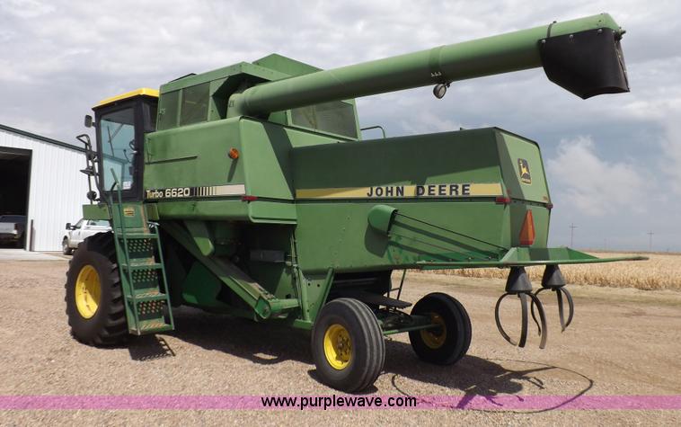 image for item K3842 1981 John Deere 6620 Turbo combine