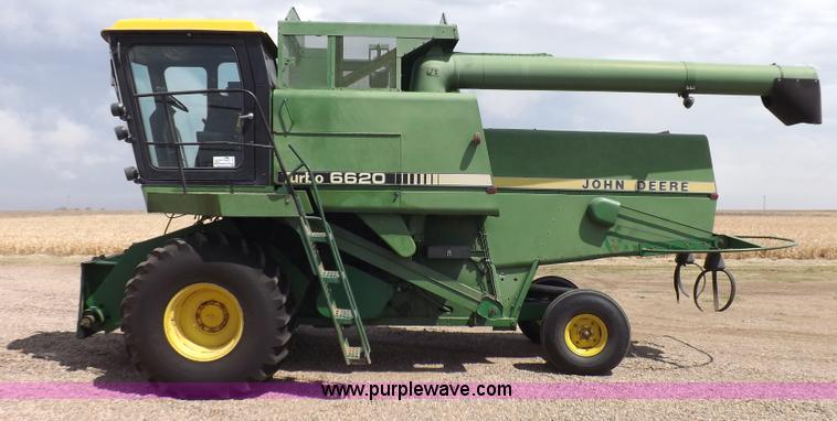 image for item K3842 1981 John Deere 6620 Turbo combine