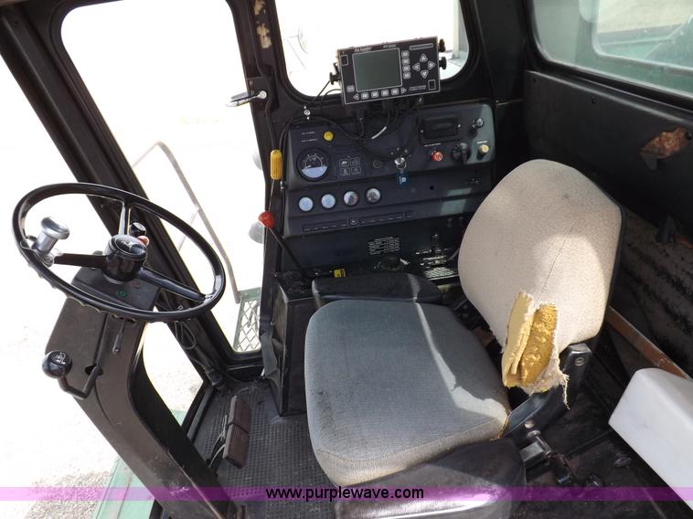 image for item K3842 1981 John Deere 6620 Turbo combine