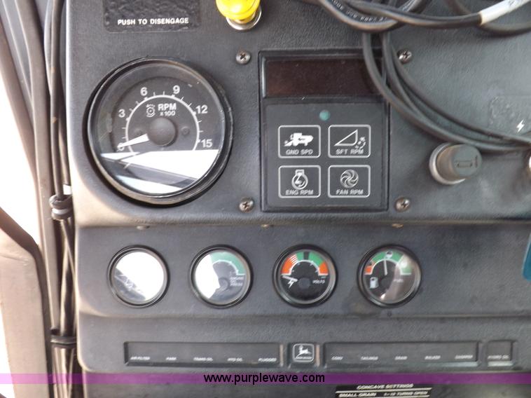 image for item K3842 1981 John Deere 6620 Turbo combine