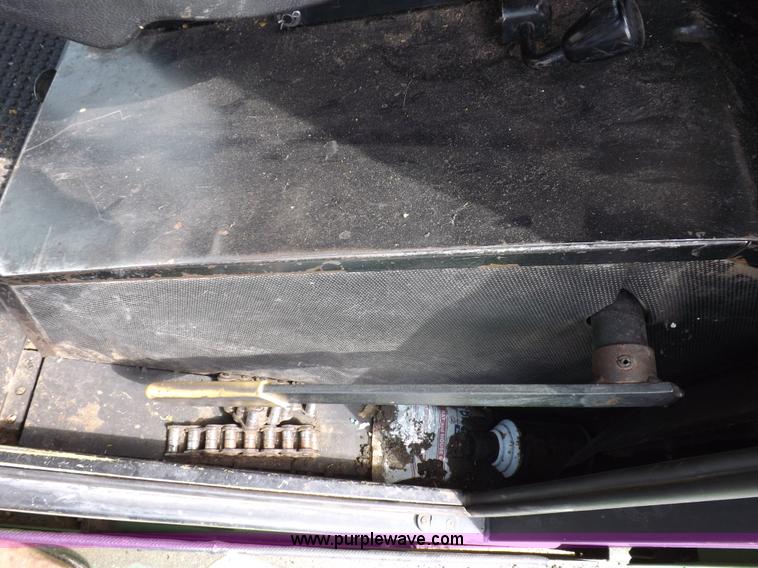 image for item K3842 1981 John Deere 6620 Turbo combine