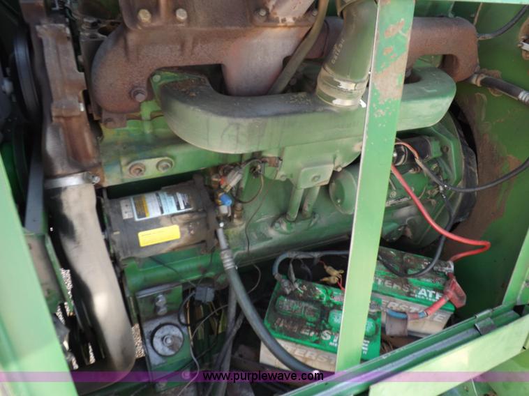 image for item K3842 1981 John Deere 6620 Turbo combine
