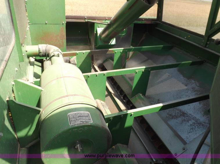 image for item K3842 1981 John Deere 6620 Turbo combine