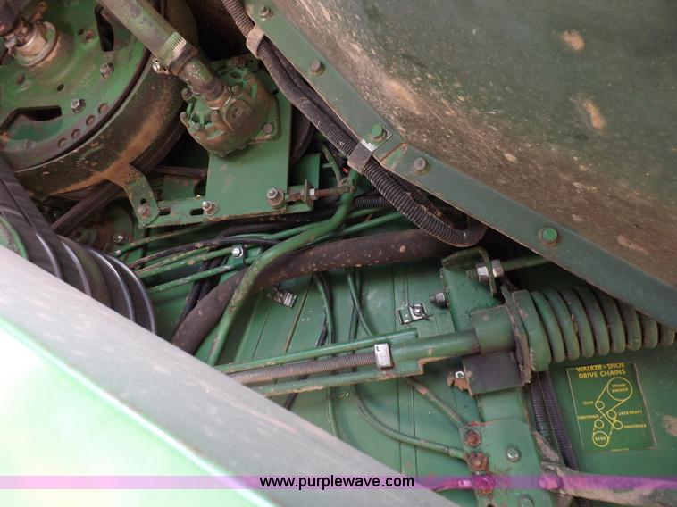 image for item K3842 1981 John Deere 6620 Turbo combine