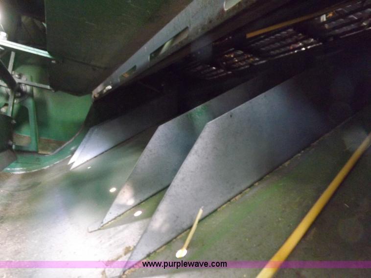 image for item K3842 1981 John Deere 6620 Turbo combine