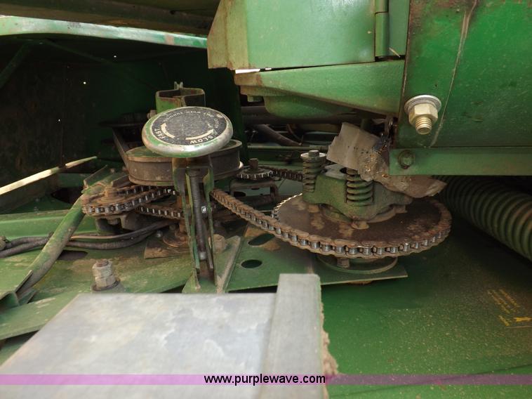 image for item K3842 1981 John Deere 6620 Turbo combine