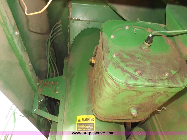 image for item K3842 1981 John Deere 6620 Turbo combine
