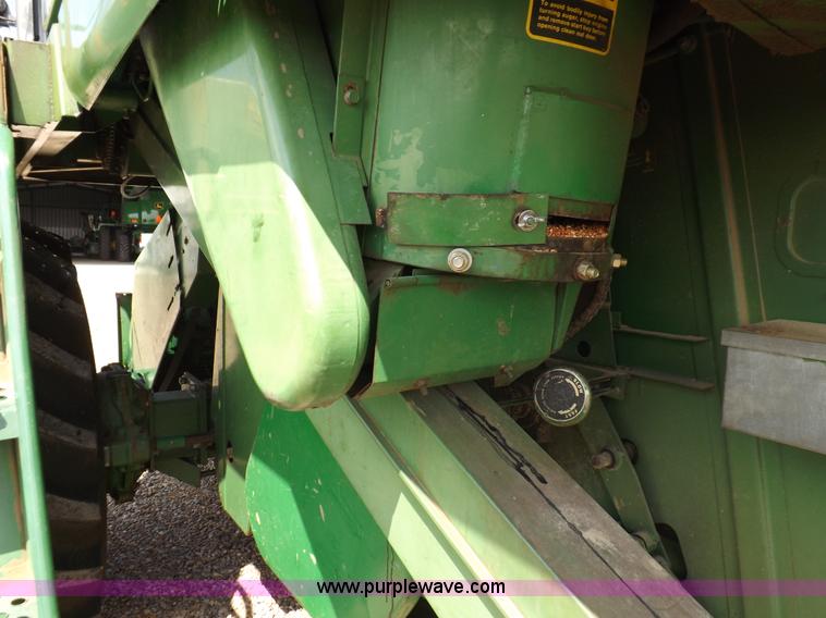 image for item K3842 1981 John Deere 6620 Turbo combine