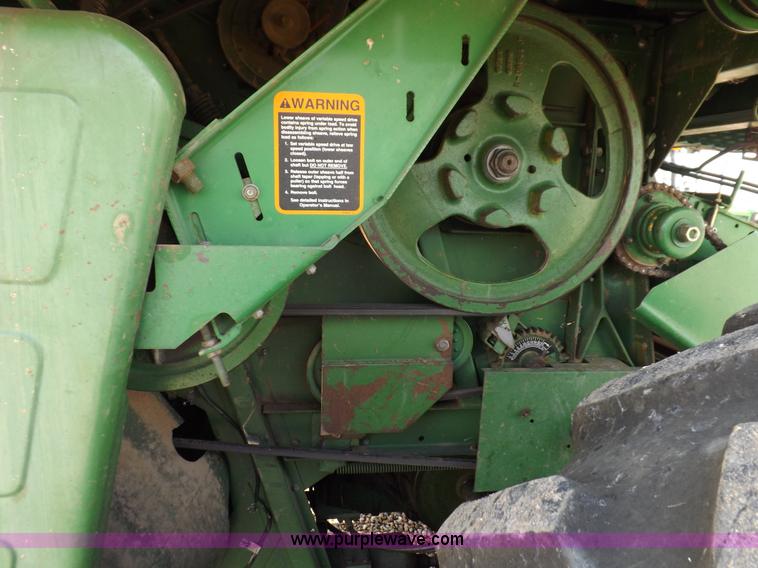 image for item K3842 1981 John Deere 6620 Turbo combine