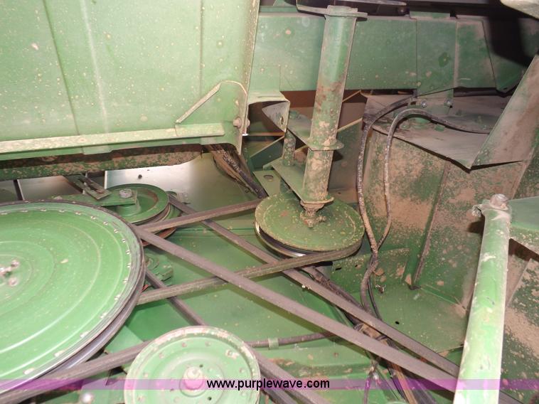 image for item K3842 1981 John Deere 6620 Turbo combine