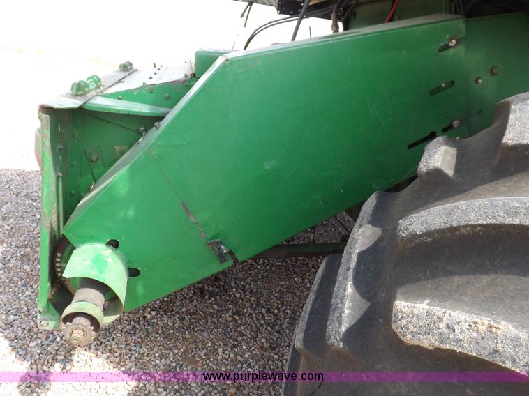 image for item K3842 1981 John Deere 6620 Turbo combine