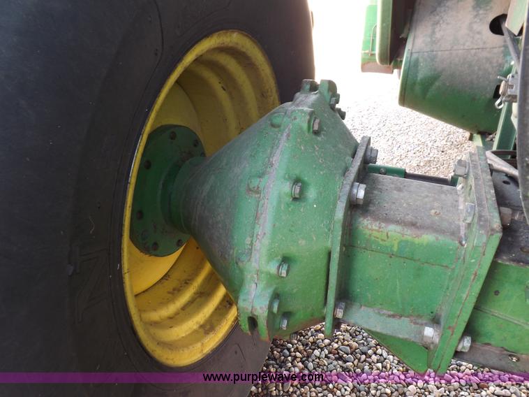 image for item K3842 1981 John Deere 6620 Turbo combine