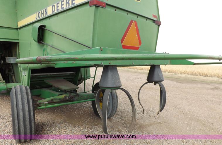 image for item K3842 1981 John Deere 6620 Turbo combine