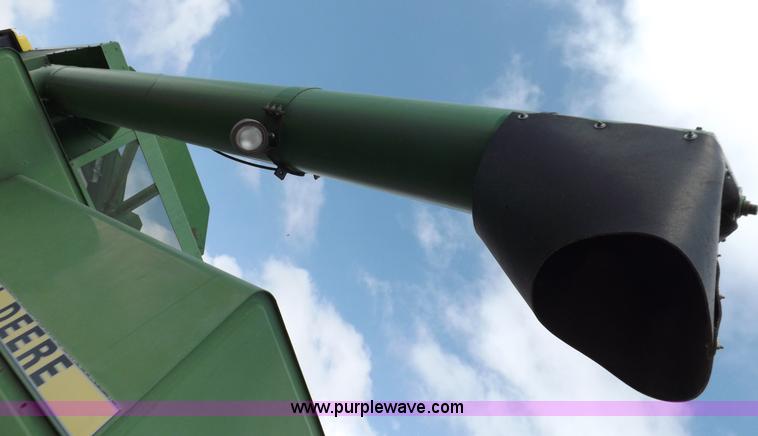 image for item K3842 1981 John Deere 6620 Turbo combine