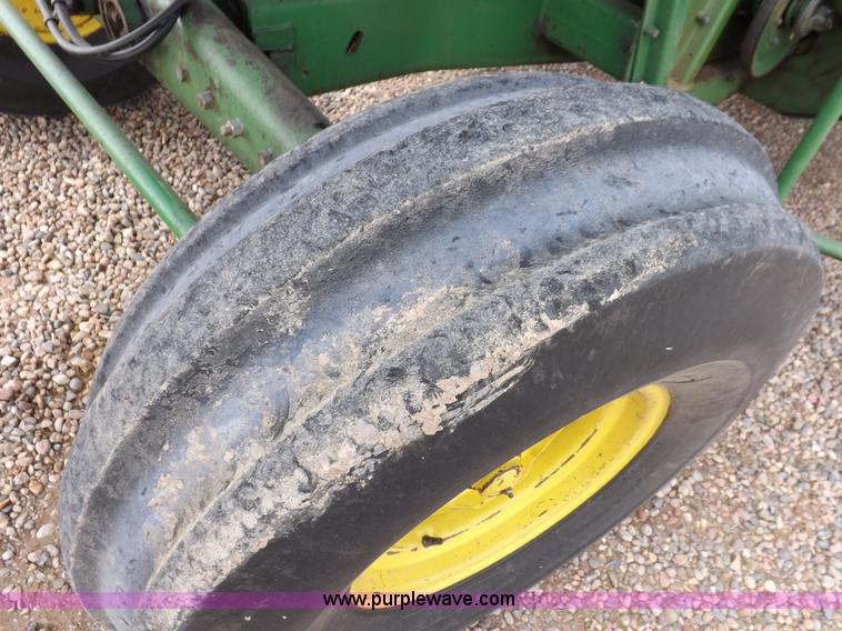 image for item K3842 1981 John Deere 6620 Turbo combine