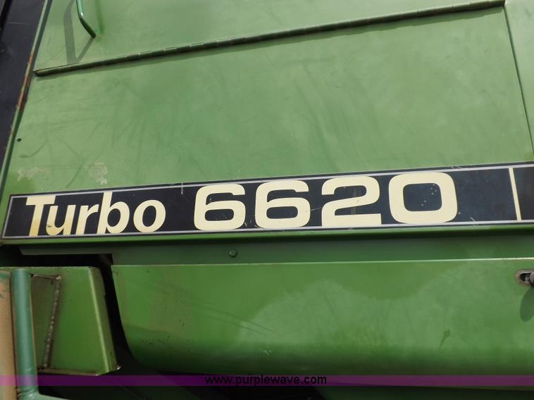 image for item K3842 1981 John Deere 6620 Turbo combine