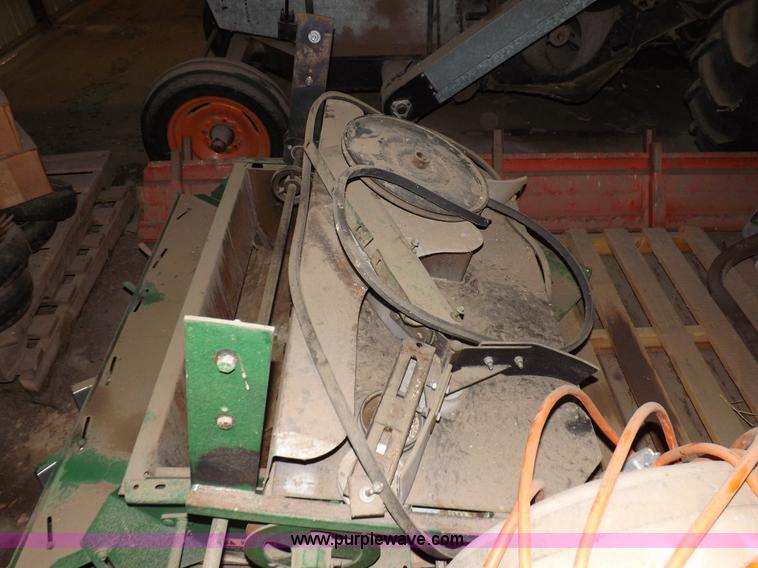 image for item K3842 1981 John Deere 6620 Turbo combine