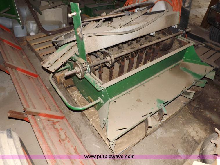 image for item K3842 1981 John Deere 6620 Turbo combine