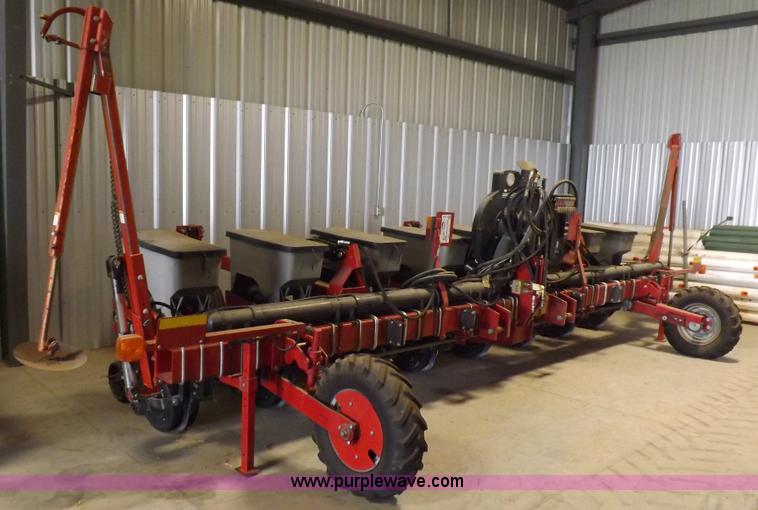 image for item K3843 Case IH 1200 planter