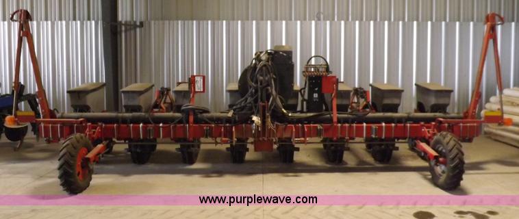 image for item K3843 Case IH 1200 planter