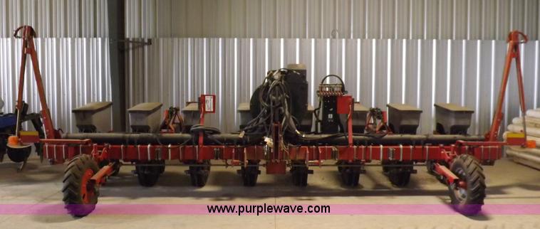 image for item K3843 Case IH 1200 planter