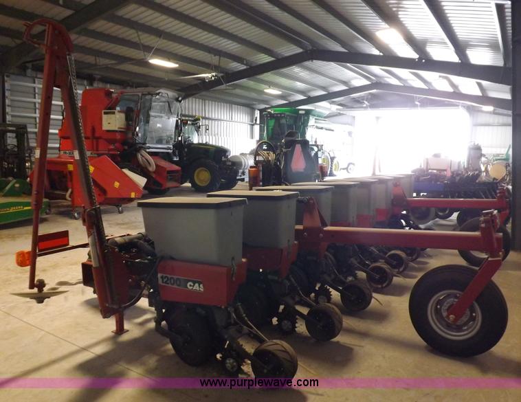 image for item K3843 Case IH 1200 planter