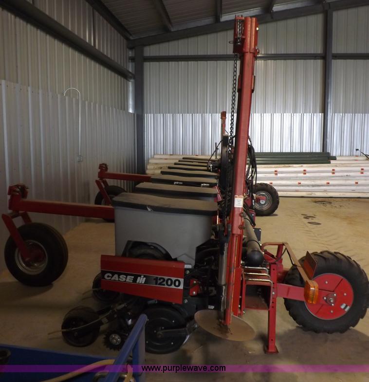 image for item K3843 Case IH 1200 planter