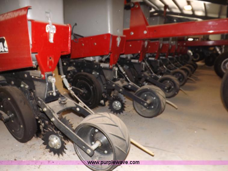 image for item K3843 Case IH 1200 planter