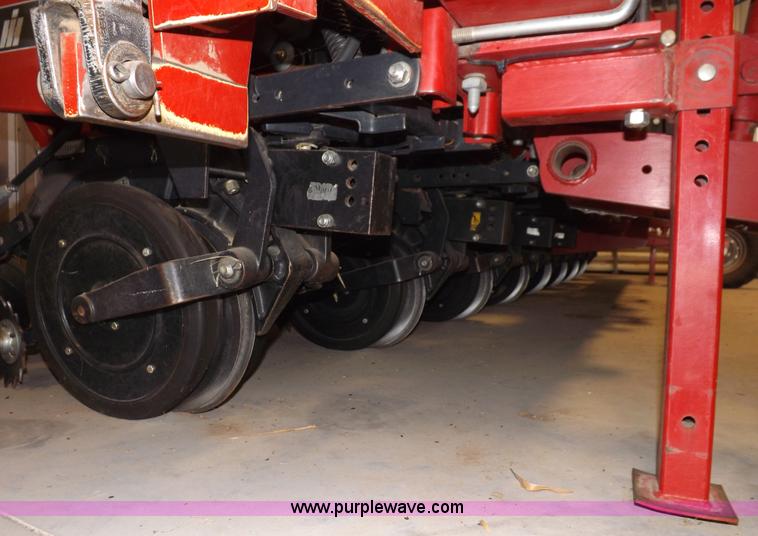 image for item K3843 Case IH 1200 planter